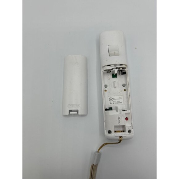 Nintendo Wii Remote Controller White With Strap Untested No Dongle As Is - Picture 2 of 5